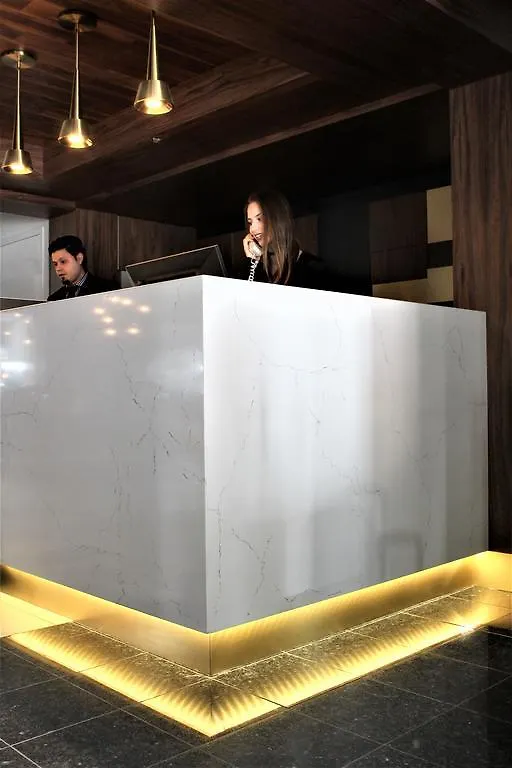 Lelux Hotel Montreal